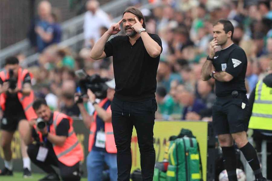 Farke sparks fresh Leeds split rumours after "empty" title celebrations