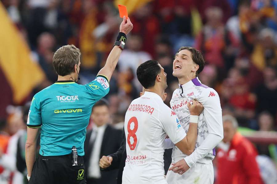 Zaniolo foi expulso e insultou o árbitro