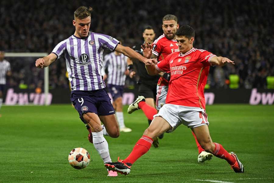 Dallinga defrontou o Benfica na Liga Europa