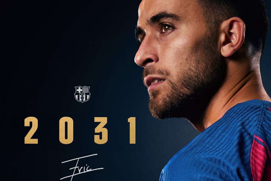 Garcia signs new Barcelona contract