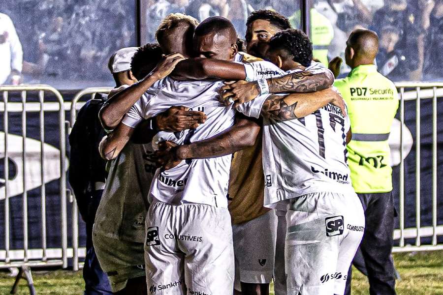O Ceará arrancou o empate nos acréscimos em São Januário O Ceará arrancou o empate nos acréscimos em São Januário
