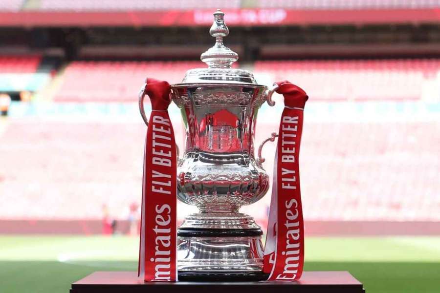 FA Cup mieri do osemfinálovej fázy.