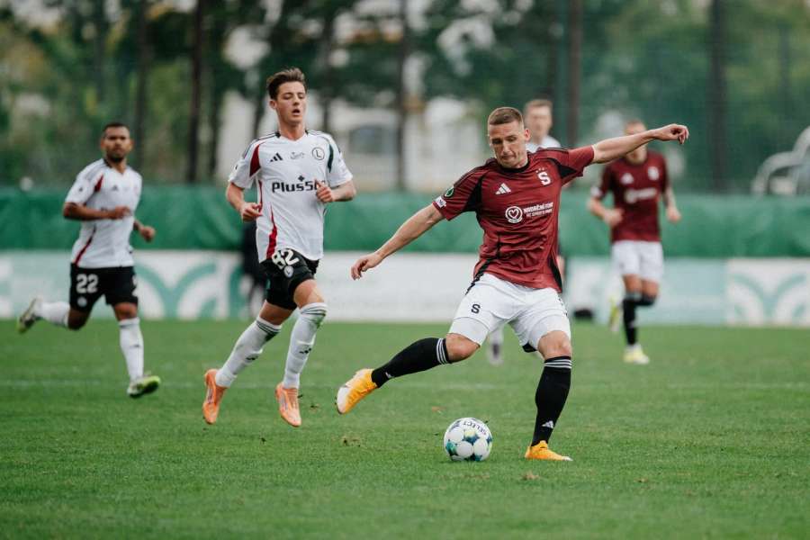 Pavel Kadeřábek v přípravném utkání proti Legii Varšava Pavel Kadeřábek v přípravném utkání proti Legii Varšava