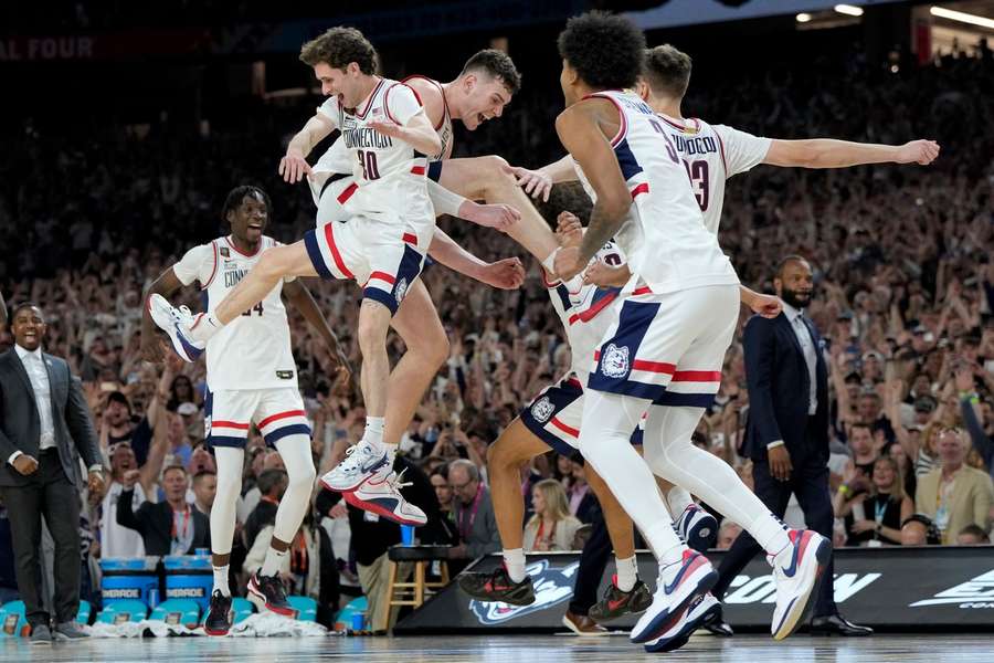 UConn viert de overwinning