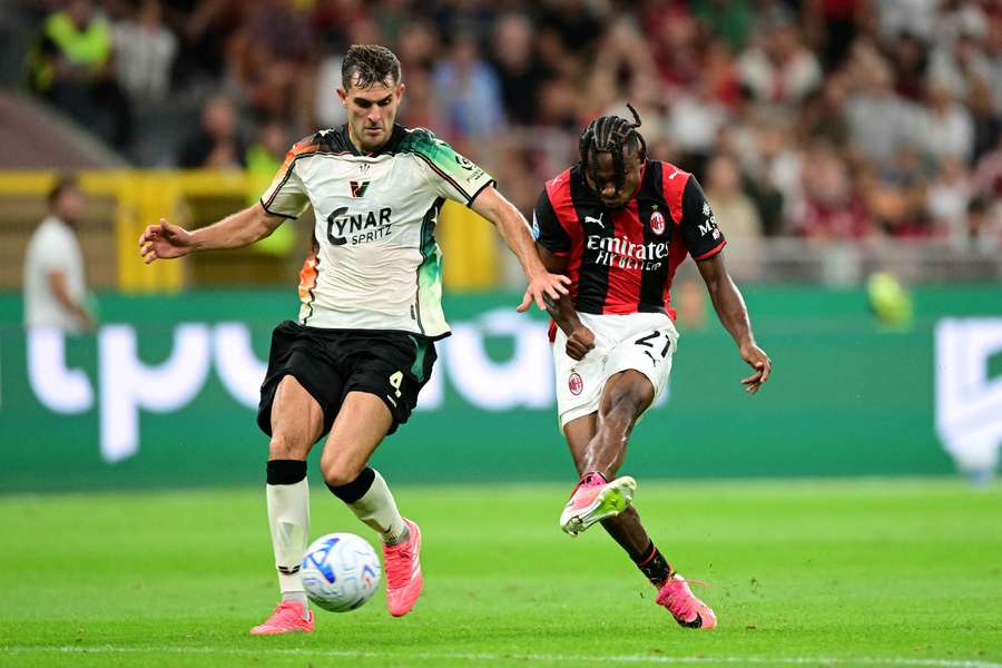 Bartol Franjic in azione contro il Milan Bartol Franjic in azione contro il Milan
