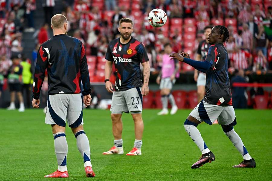 Mantato signs pro deal with Man Utd