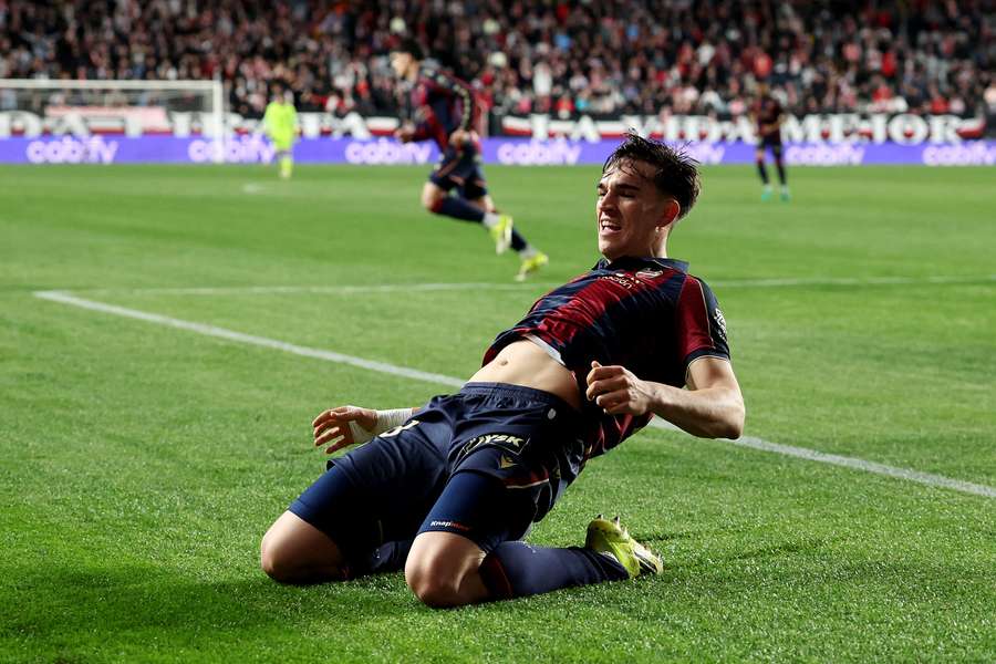 Espího gól v závěru vystřelil Levante cenné vítězství nad Getafe. Espího gól v závěru vystřelil Levante cenné vítězství nad Getafe.