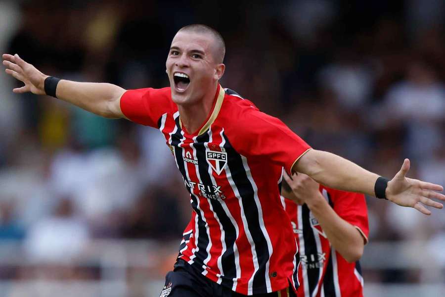 Matheus Menezes fez dois gols em Real Soccer 1x6 São Paulo Matheus Menezes fez dois gols em Real Soccer 1x6 São Paulo