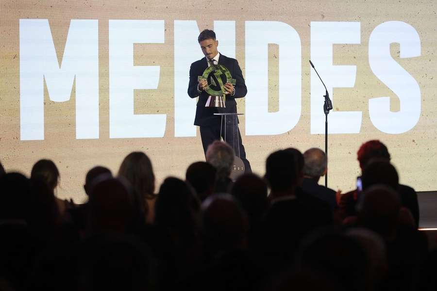 João Mendes com o galardão