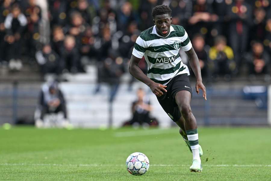 Salvador Blopa marcou o primeiro golo da partida Salvador Blopa marcou o primeiro golo da partida