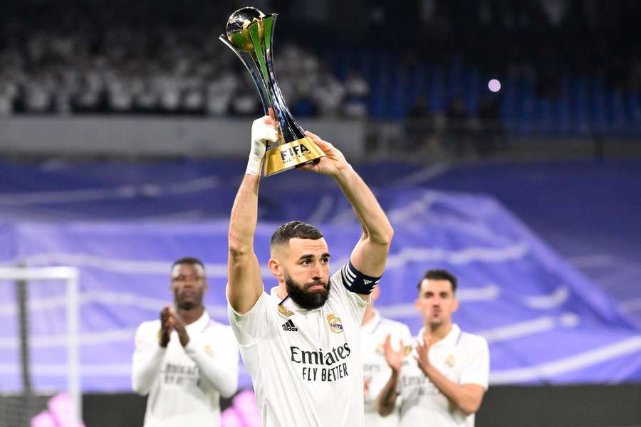 El Real Madrid ofrece el trofeo de campeón del mundo al Bernabéu