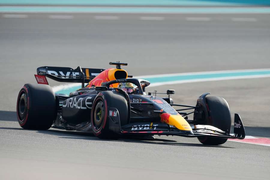 Max Verstappen va pleca din pole-position în ultima cursă a anului