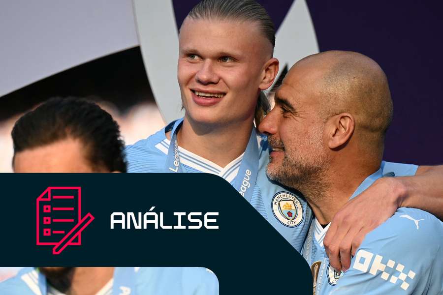 O treinador espanhol do Manchester City, Pep Guardiola, abraça o avançado norueguês, Erling Haaland