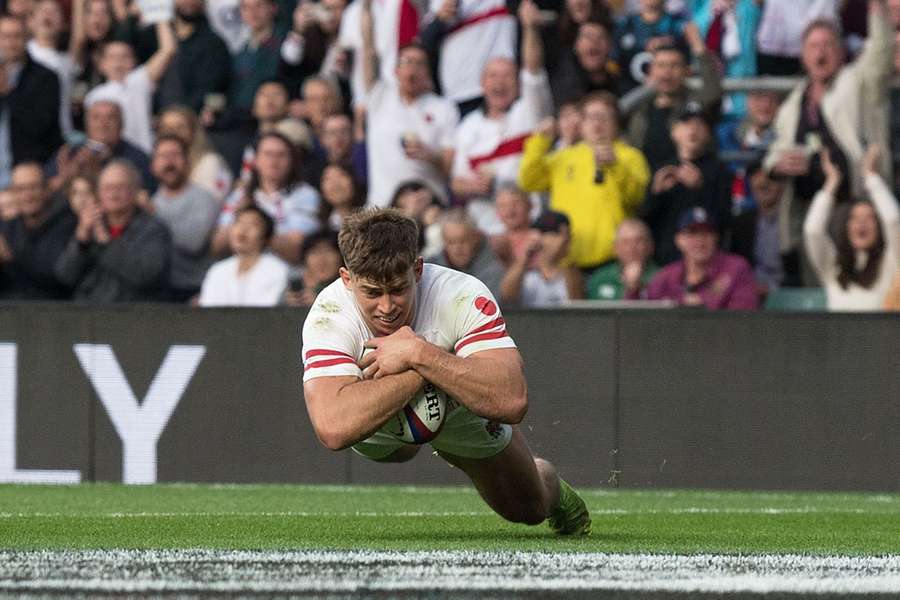 Porter at the double as England overwhelm Japan