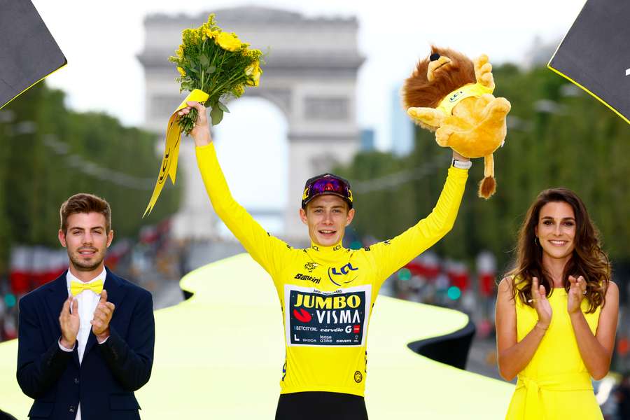 Kolarze minęli metę Tour de France. Vingegaard z drugim triumfem w wyścigu