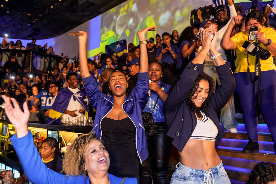 Los curazoleños celebran el pase al Mundial de fútbol de 2026 Los curazoleños celebran el pase al Mundial de fútbol de 2026