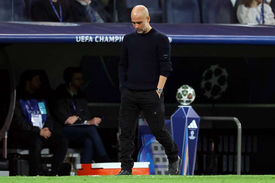 Pep Guardiola tête basse