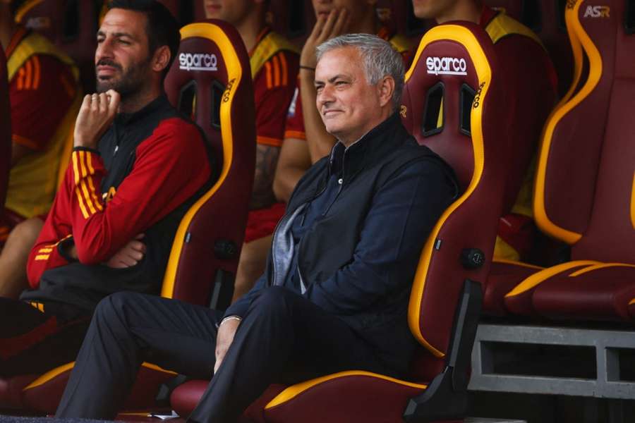 Mourinho dostal v letošní sezoně Serie A tři žluté a jednu červenou kartu.