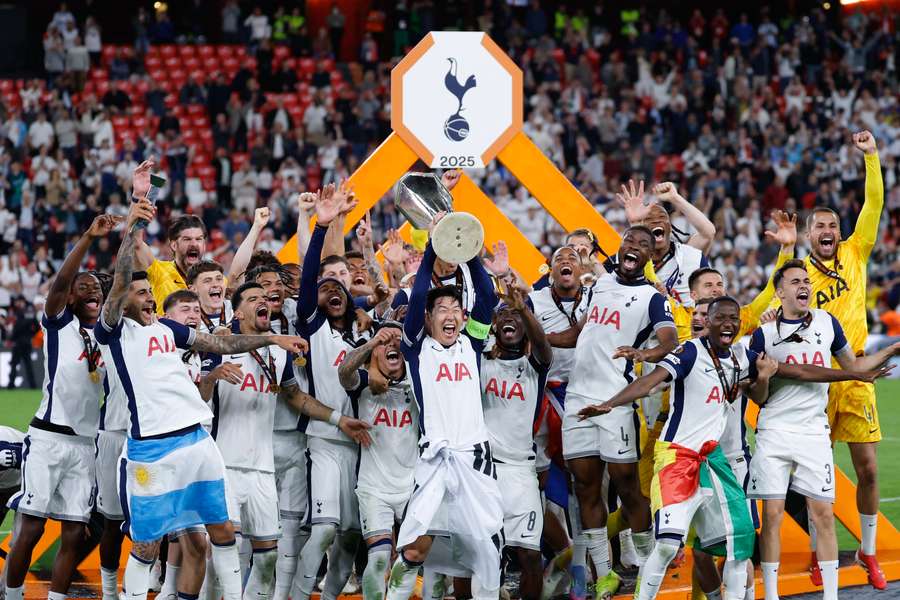 Son Heung-Min lifts the Europa League trophy