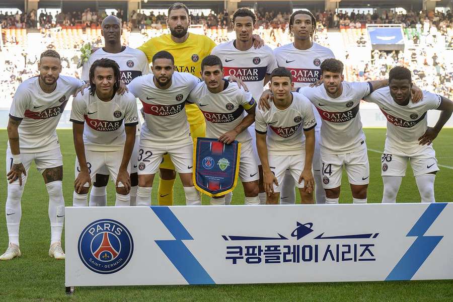 O onze do Paris Saint-Germain contra o Jeonbuk