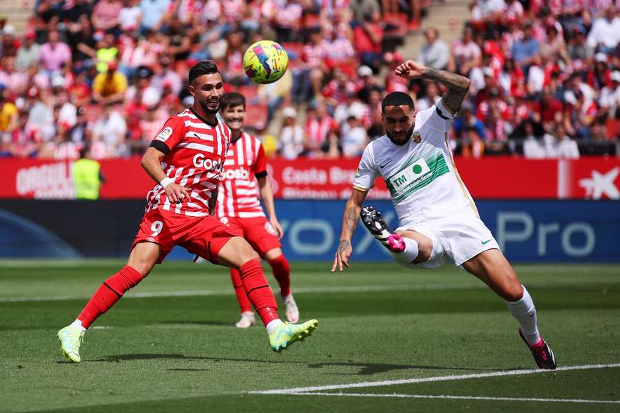 Lance del último duelo entre Elche y Girona Lance del último duelo entre Elche y Girona
