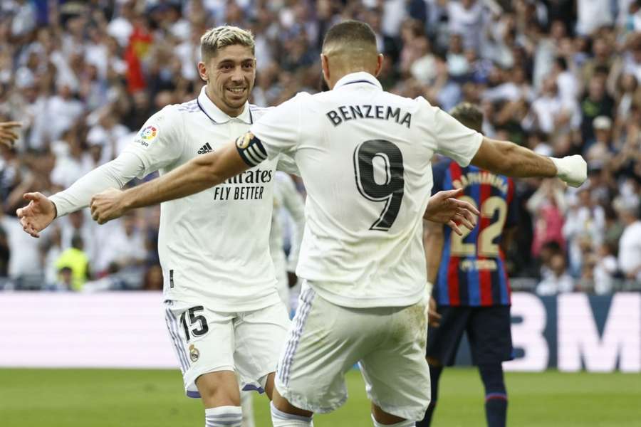 Benzema e Valverde deram a vantagem ao Madrid no primeiro tempo