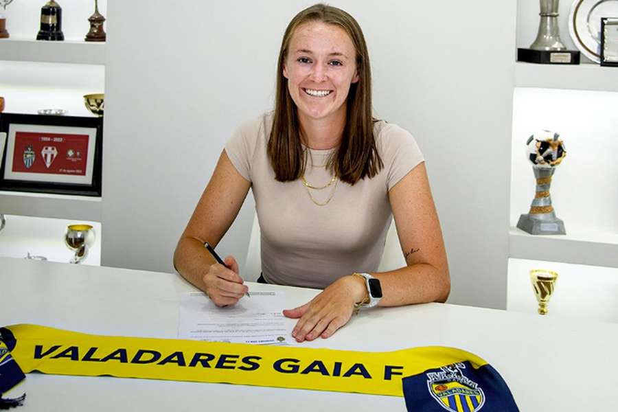 Mackenzie Cherry apresentada pelo Valadares Gaia