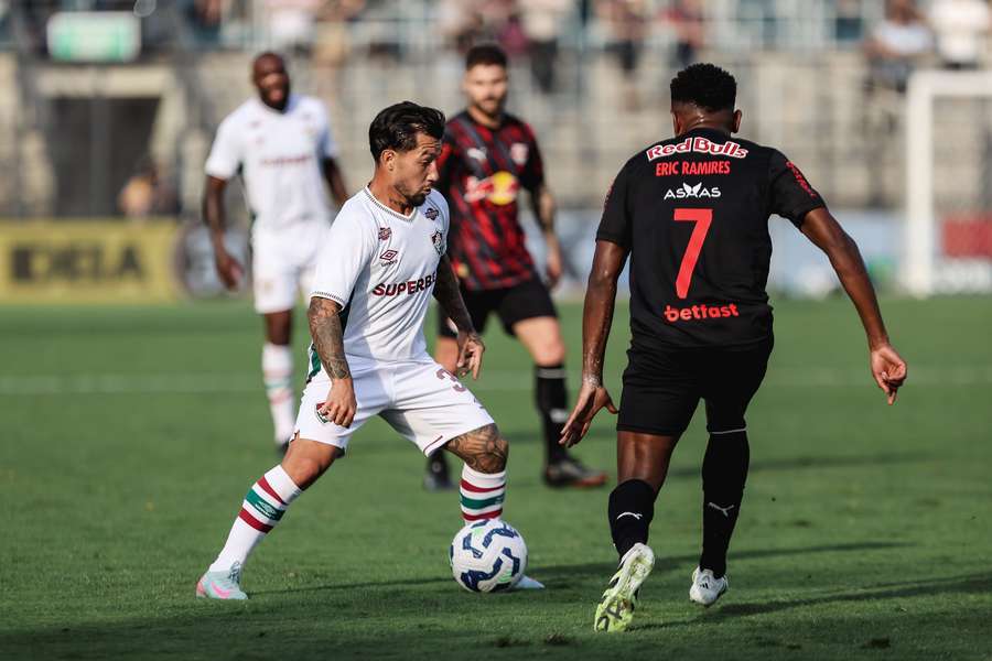 Lucho Acosta fez sua estreia como titular no Flu Lucho Acosta fez sua estreia como titular no Flu