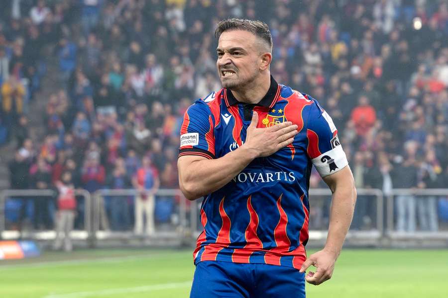 Xherdan Shaqiri vystřílel Basileji mistrovský titul po osmi letech Xherdan Shaqiri vystřílel Basileji mistrovský titul po osmi letech