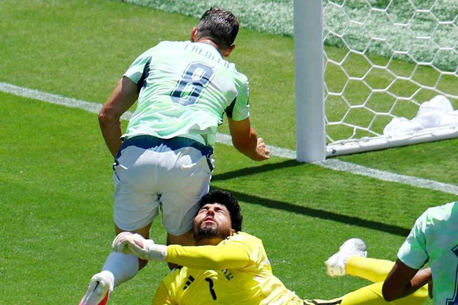 Primeiro pênalti da Copa 2026 aconteceu neste sábado (13) Primeiro pênalti da Copa 2026 aconteceu neste sábado (13)