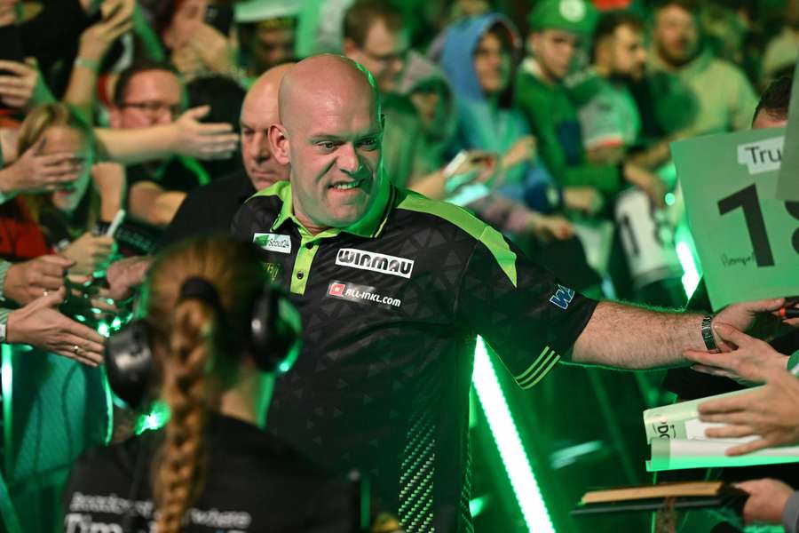 Van Gerwen will face Greaves for the first time Van Gerwen will face Greaves for the first time