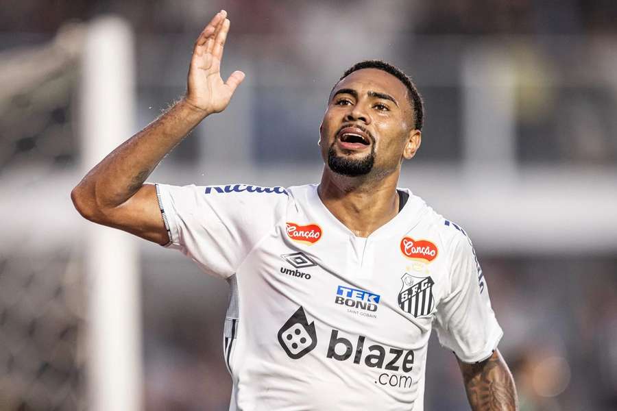Wendel Silva ha perdido su puesto en el Santos de Pedro Caixinha