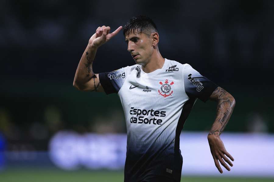 Angileri vai desfalcar Corinthians nos próximos jogos Angileri vai desfalcar Corinthians nos próximos jogos
