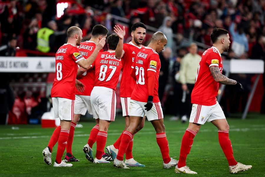 O Benfica lidera o campeonato em Portugal