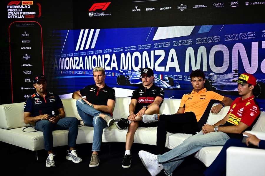 Charles Leclerc (r.) will beim Ferrari-Heimrennen in Monza vorne angreifen. Sergio Perez (l.) und Red Bull haben etwas dagegen.