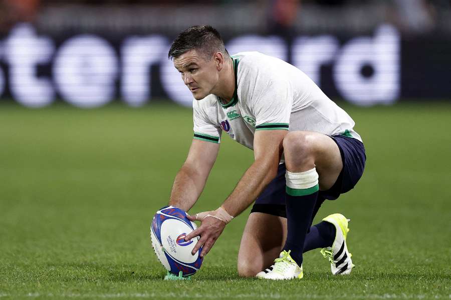 Johnny Sexton, da Irlanda, em ação contra o Tonga