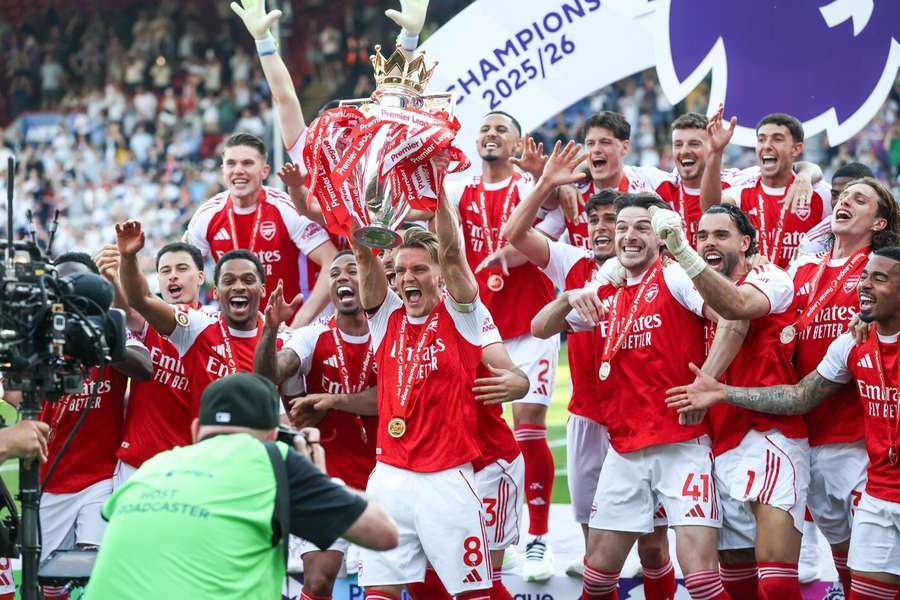 Zopakují si hráči Arsenalu titulovou radost z minulé sezony? Zopakují si hráči Arsenalu titulovou radost z minulé sezony?