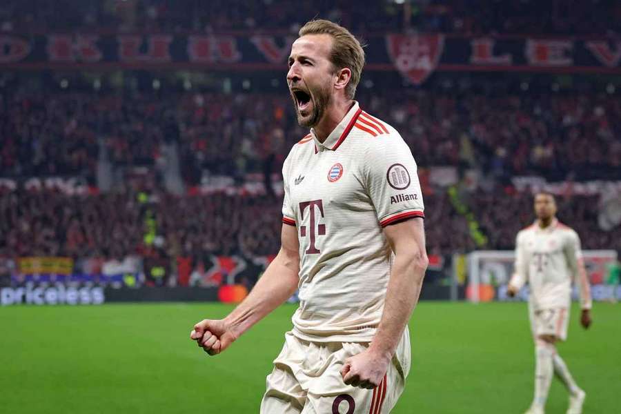 Bayern star Kane sets English record