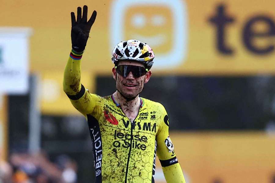 Wout Van Aert vence novamente em Gullegem