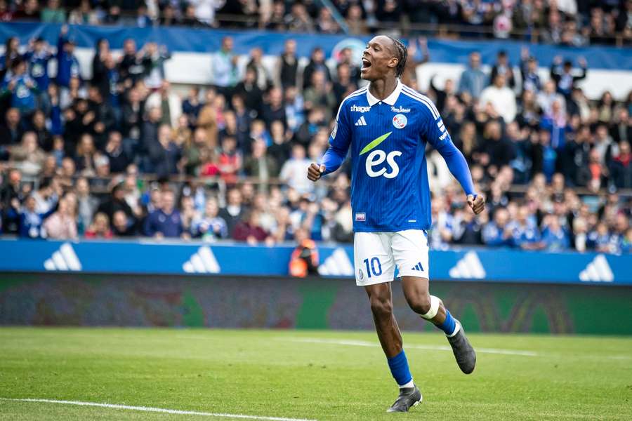 Emanuel Emegha, avançado neerlandês de 22 anos do Estrasburgo