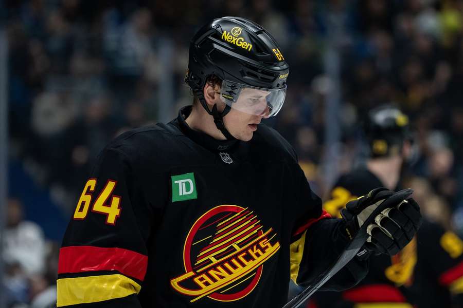 Kämpf byl v NHL vyměněn do Buffala.