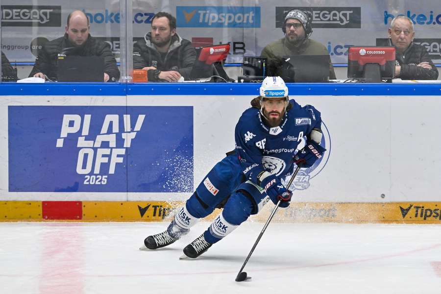 Peter Mueller během zápasu v Karlových Varech.