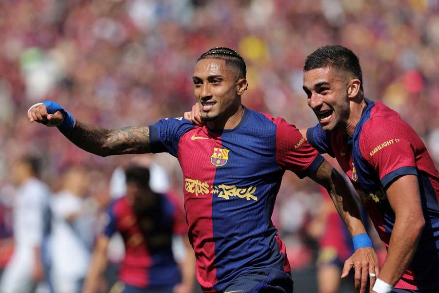 Barcelona wygrywa czwarte, genialne Clasico i wyciąga ręce po tytuł mistrzowski