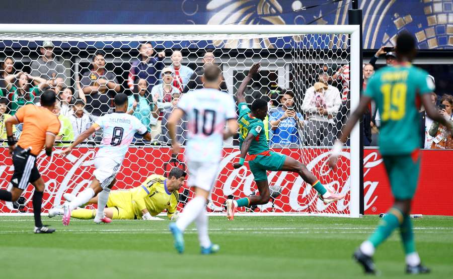 Senegal's Ismaila Sarr almost scores Senegal's Ismaila Sarr almost scores
