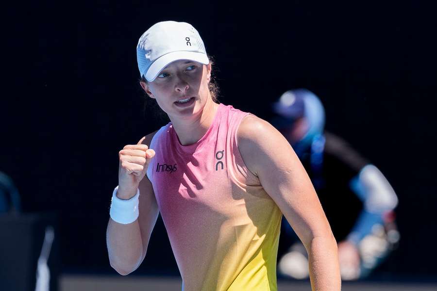 Tenis Flash: Łatwe zwycięstwo Świątek i porażka Hurkacza.