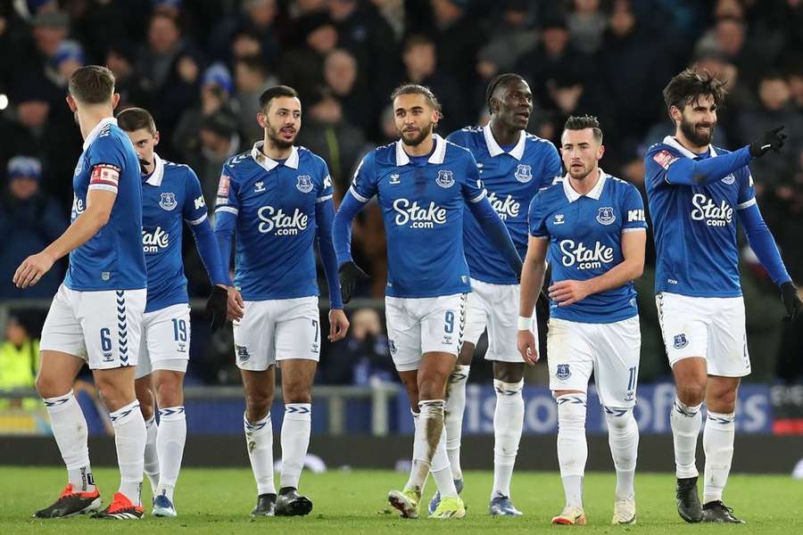 Villa in Everton talks for Dobbin deal
