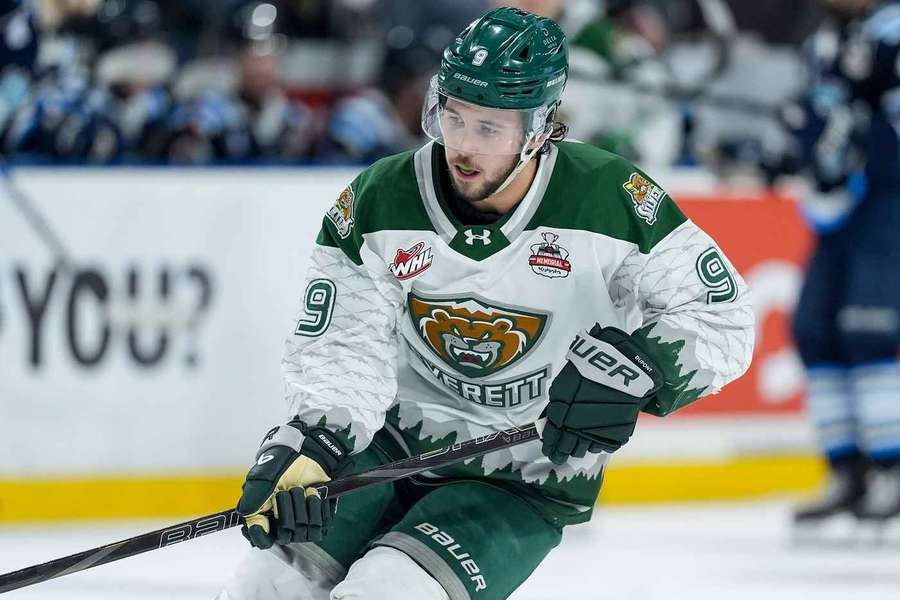 DuPont má byť jednotkou draft do NHL v roku 2027.