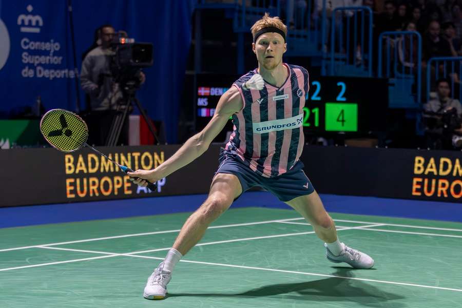 Anders Antonsen had no problems in his clash against Sweden's Gustav Björkler.