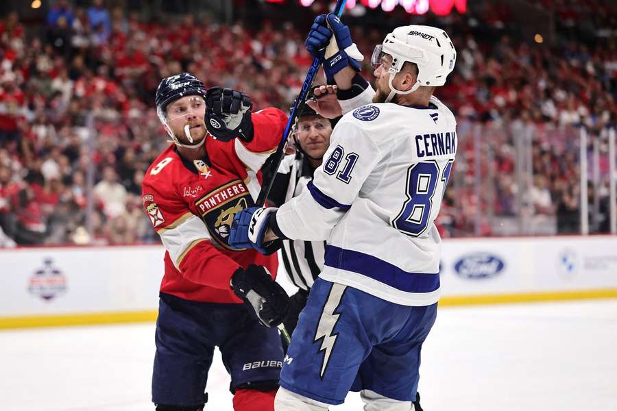 Tampa Bay znížila stav série proti Floride.