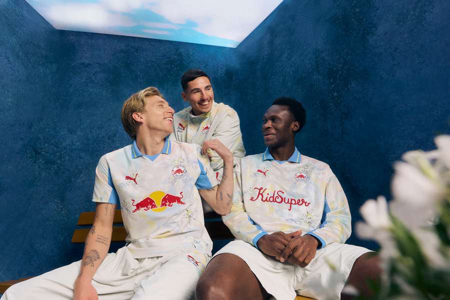 Die Salzburger präsentieren sich bei der Klub-WM im neuen Trikot.